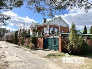 Дом 670м², 3-этажный, участок 17 сот.