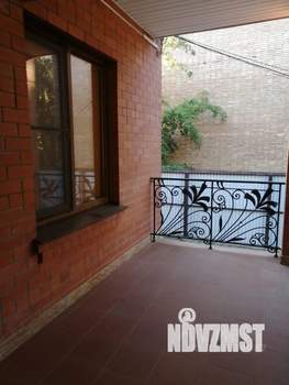 Коттедж 533м², 2-этажный, участок 6 сот.