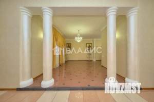 Дом 670м², 3-этажный, участок 17 сот.