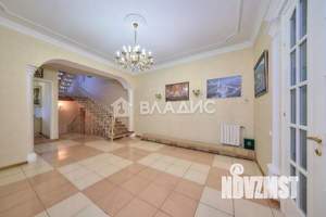 Дом 670м², 3-этажный, участок 17 сот.