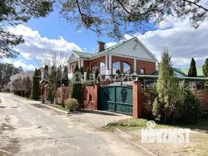 Дом 670м², 3-этажный, участок 17 сот.