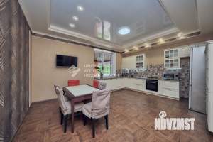 Дом 410м², 2-этажный, участок 10 сот.