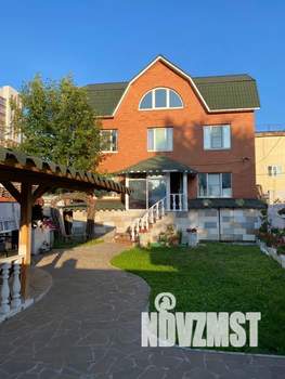 Дом 180м&sup2;, 3-этажный, посуточно, 