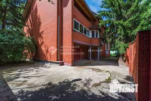 Дом 630м², 2-этажный, участок 10 сот.  