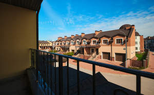 Дом 734м², 3-этажный, участок 15 сот.  