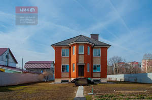 Дом 253м², 3-этажный, участок 14 сот.  