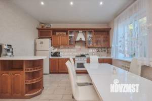 Дом 172м², 3-этажный, участок 5 сот.  
