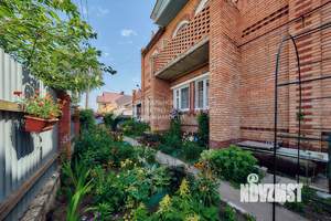 Дом 341м², 2-этажный, участок 6 сот.  