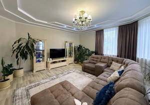 Дом 210м&sup2;, 2-этажный, участок 4 сот.  