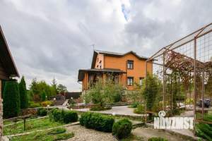 Коттедж 285м², 2-этажный, участок 15 сот.  