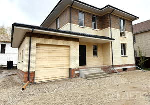 Дом 180м&sup2;, 2-этажный, участок 8 сот.  