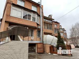 Таунхаус 365м², 3-этажный, участок 2 сот.  