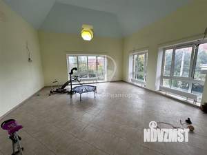 Дом 450м², 3-этажный, участок 8 сот.  