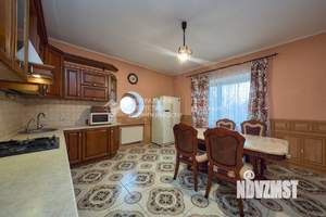 Дом 350м², 3-этажный, участок 8 сот.  