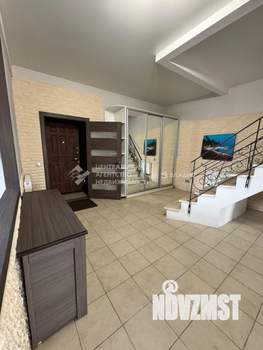 Дом 220м², 2-этажный, участок 6 сот.  