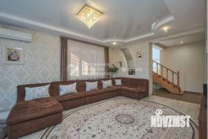 Дом 172м², 3-этажный, участок 5 сот.  