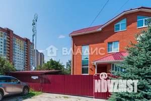 Дом 240м², 2-этажный, участок 6 сот.  