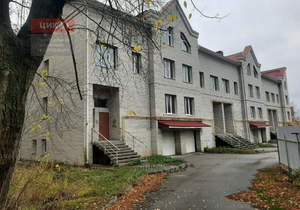 Дом 390м&sup2;, 4-этажный, участок 4 сот.  