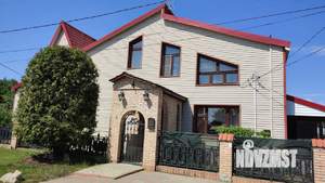 Коттедж 340м&sup2;, 3-этажный, участок 10 сот.  