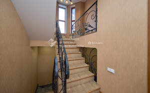 Дом 350м², 3-этажный, участок 8 сот.  