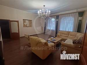 Дом 332м², 3-этажный, участок 8 сот.  