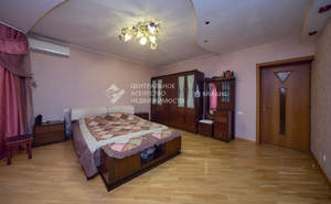 Дом 350м², 3-этажный, участок 8 сот.  