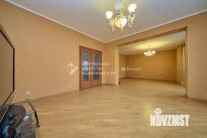 Дом 350м², 3-этажный, участок 8 сот.  