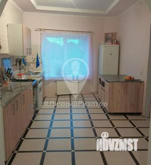 Дом 300м², 3-этажный, участок 6 сот.  