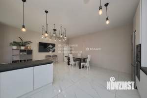 Дом 210м², 2-этажный, участок 6 сот.  
