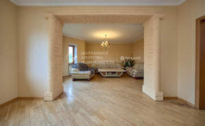 Дом 350м², 3-этажный, участок 8 сот.  