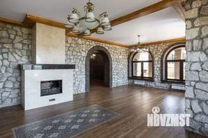 Коттедж 282м&sup2;, 2-этажный, участок 11 сот.  