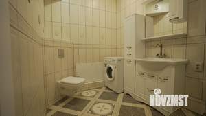 Коттедж 180м², 2-этажный, участок 10 сот.  