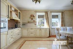 Коттедж 285м², 2-этажный, участок 15 сот.  
