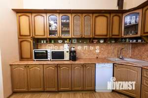 Таунхаус 390м², 3-этажный, участок 4 сот.  