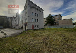 Дом 2000м&sup2;, 4-этажный, участок 4 сот.  