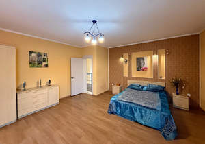 Дом 210м&sup2;, 2-этажный, участок 4 сот.  