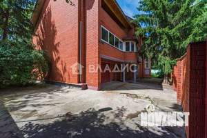 Дом 630м², 2-этажный, участок 10 сот.  