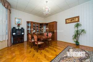 Дом 630м², 2-этажный, участок 10 сот.  