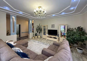 Дом 210м&sup2;, 2-этажный, участок 4 сот.  