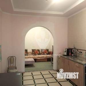 Дом 300м², 3-этажный, участок 6 сот.  