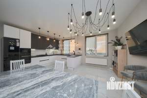 Дом 210м&sup2;, 2-этажный, участок 6 сот.  