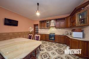 Дом 350м², 3-этажный, участок 8 сот.  