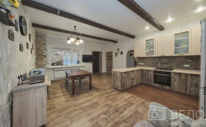 Дом 262м&sup2;, 2-этажный, участок 18 сот.  