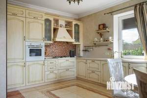 Коттедж 285м², 2-этажный, участок 15 сот.  