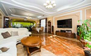 Дом 360м², 3-этажный, участок 4 сот.  