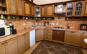 Дом 390м², 3-этажный, участок 4 сот.  
