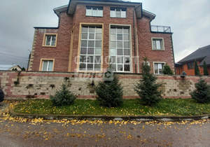 Дом 205м&sup2;, 3-этажный, участок 2 сот.  