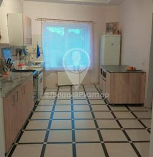 Дом 300м², 3-этажный, участок 6 сот.  