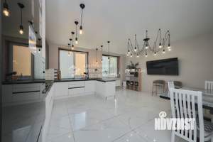 Дом 210м&sup2;, 2-этажный, участок 6 сот.  