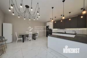 Дом 210м², 2-этажный, участок 6 сот.  